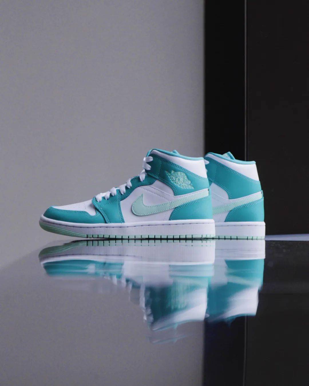 SOAR 新品预览｜WMNS AIR JORDAN 1 MID “MARINE GREEN”_手机搜狐网