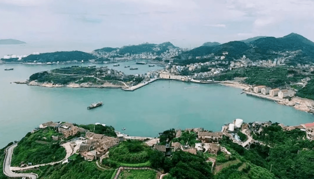 华少,白举纲在温岭开拍一档综艺节目5月23日,温岭横湖桥菜市场5月24日