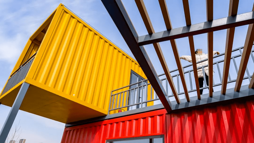 南溪一览无遗有一个偌大的露台在集装箱的最高处空降长春南溪湿地公园