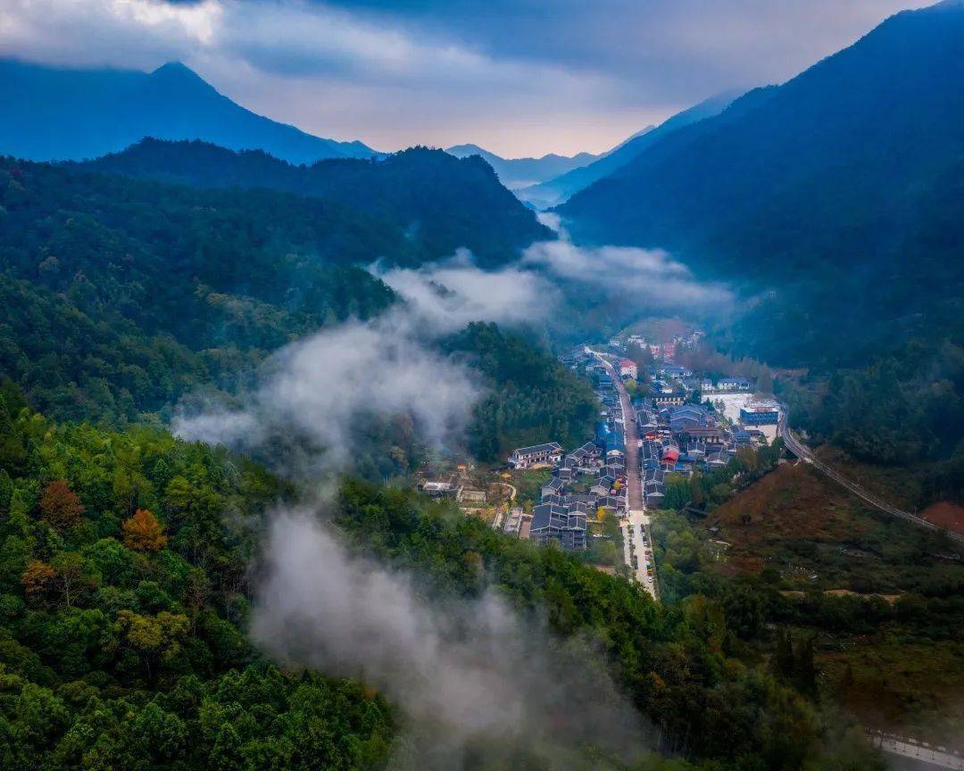 龙栖山自然风景区简介图片