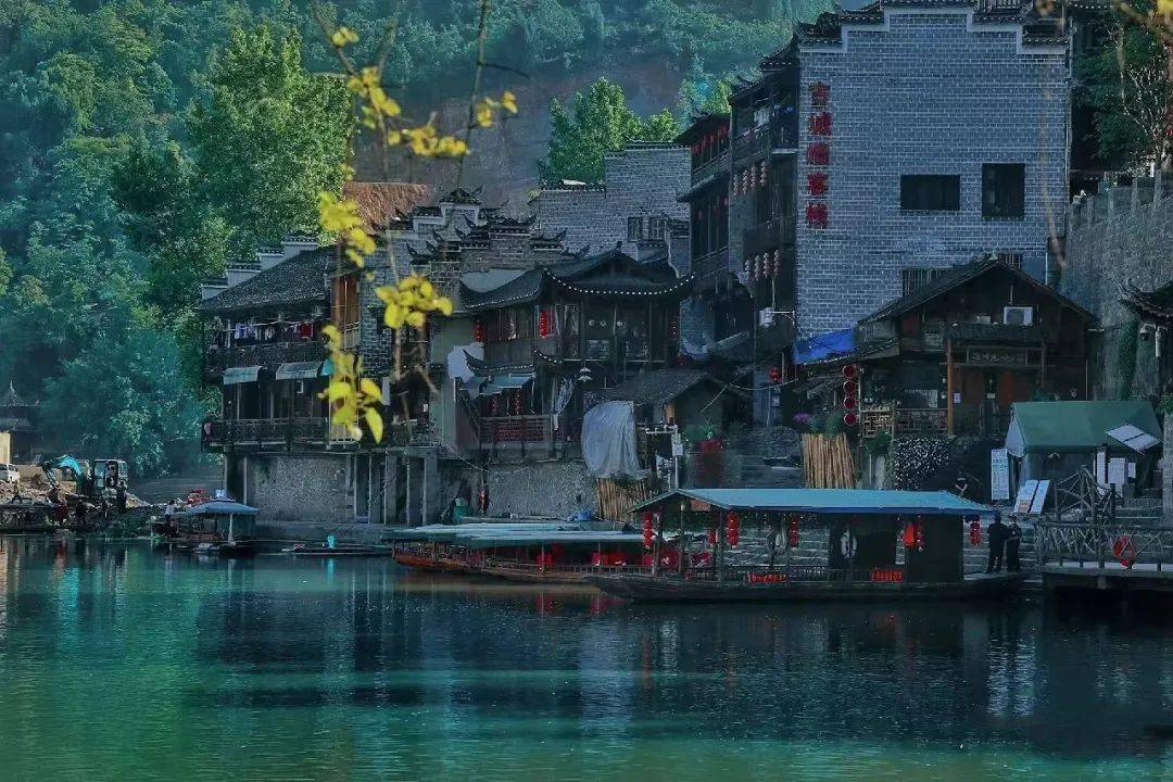 沈从文笔下真正描绘的边城