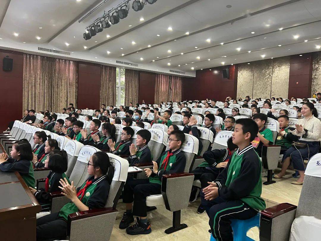 清华大学老科协演讲团科普巡讲系列②丨走进龙港市青华学校