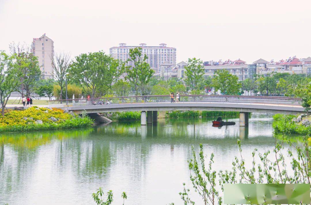 桃湖公園位於江北新區丁解水庫片區,北至湖濱路,西至天華北路