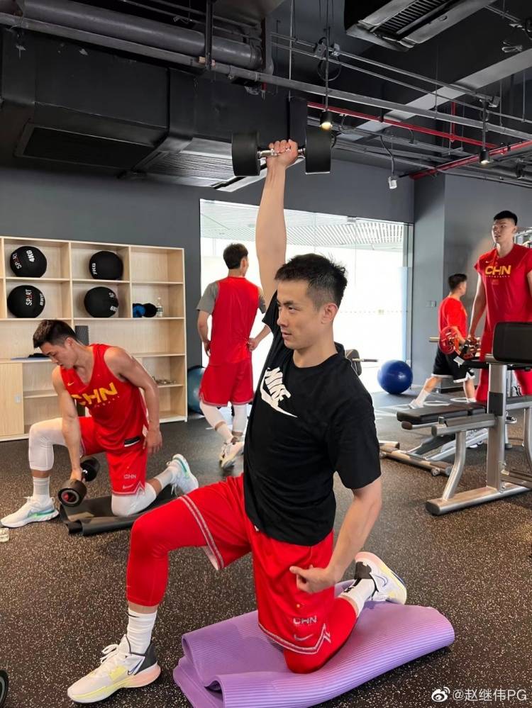 归队开练赵继伟晒训练照第一天高诗岩我这侧颜绝了