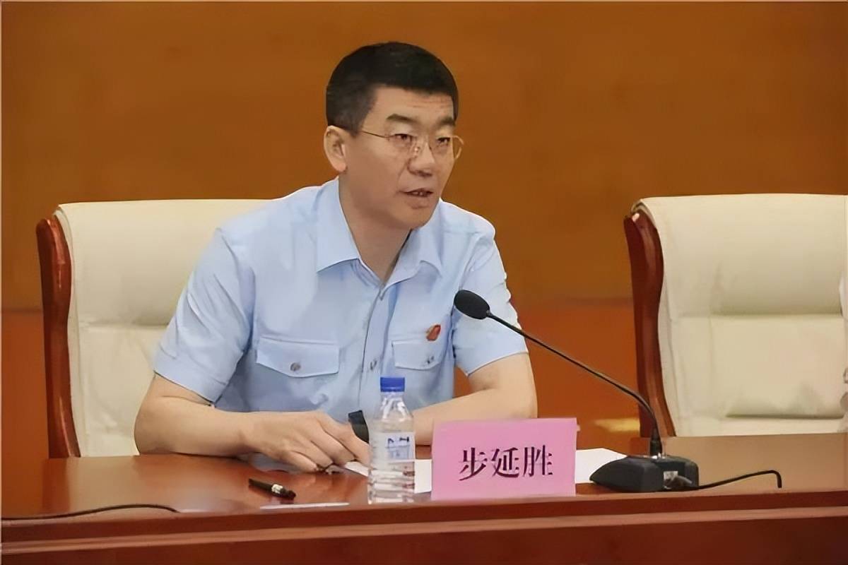 据通报披露,2004年至2020年,步延胜担任哈尔滨市中级人民法院副院长
