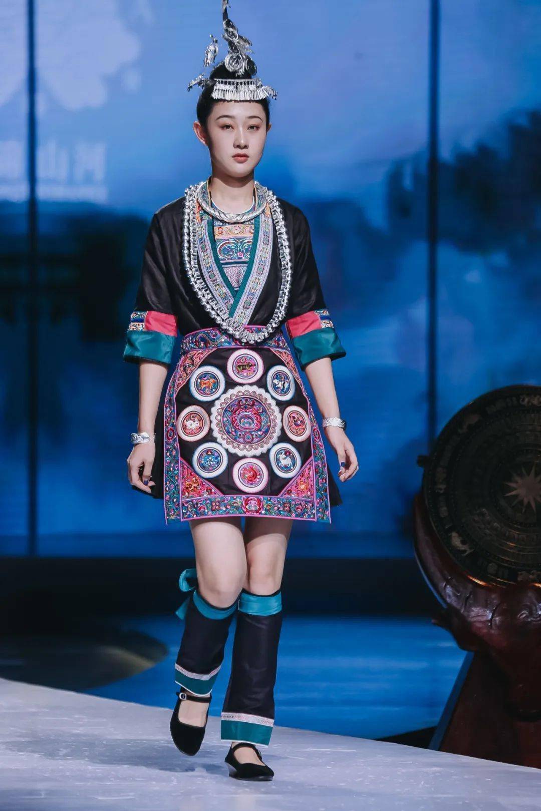 视觉盛宴壮美霓裳广西民族服饰秀开启线上预约