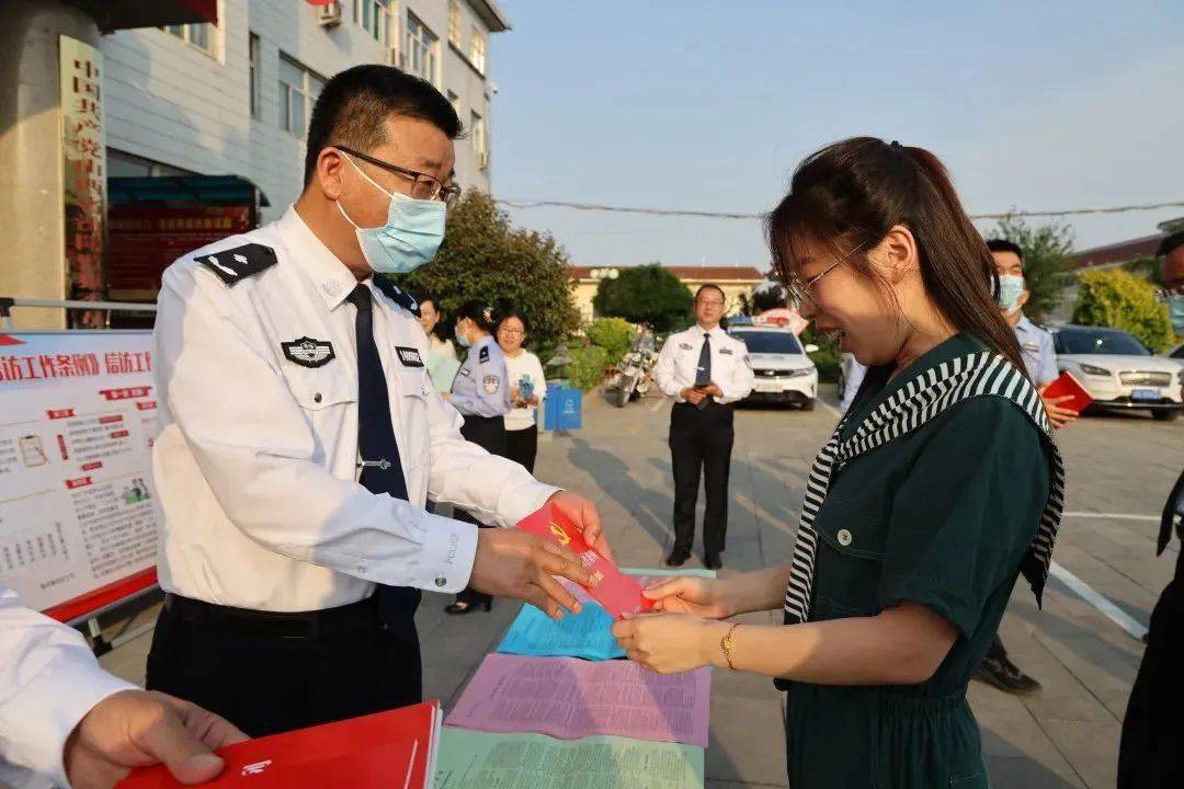 服务社区居民,现场答疑解惑end来源:阳泉二监,汾阳监狱,潞城监狱,永济