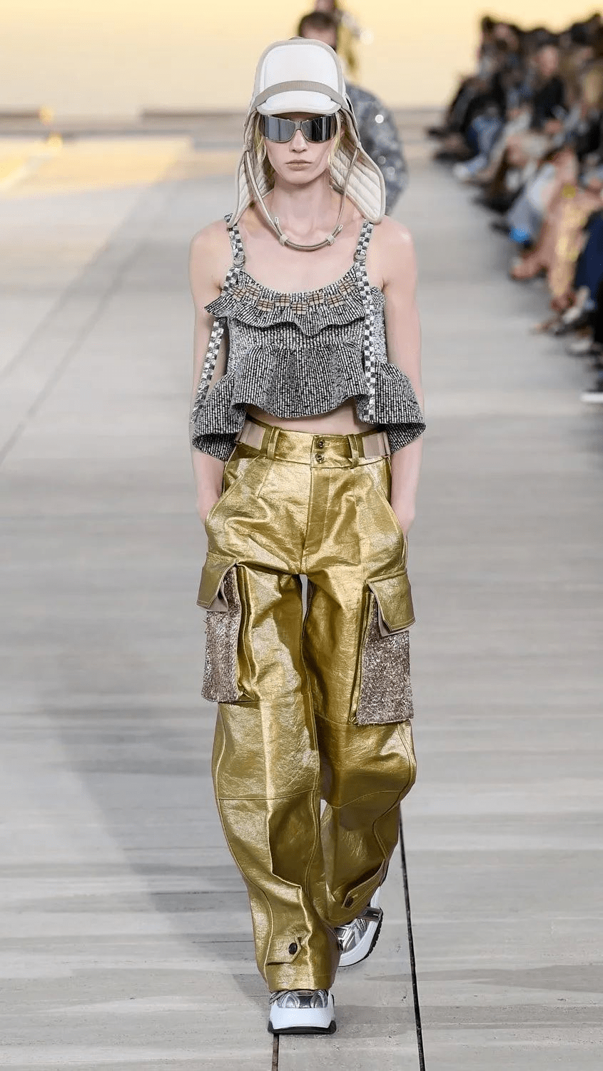 lv秀场选址路易斯康经典之作谷爱凌完成首次t台秀