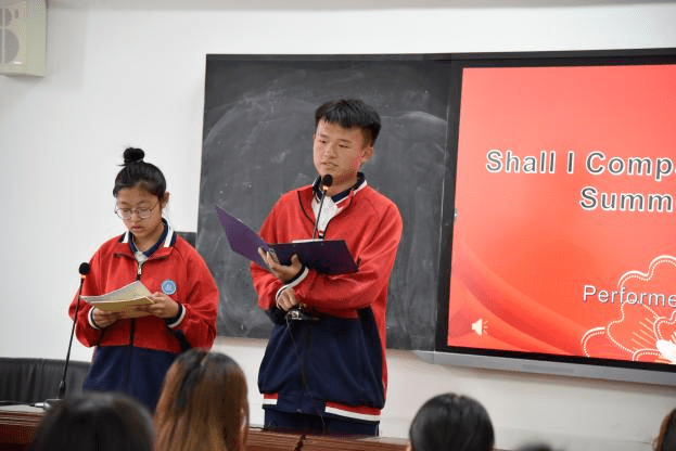 英你精彩语众不同莘县新城高中成功举办读书节系列活动之英语美文朗诵