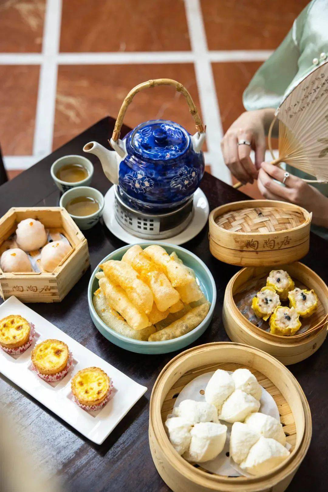 论饮茶,我只服广州人!_早茶_茶文化_老广