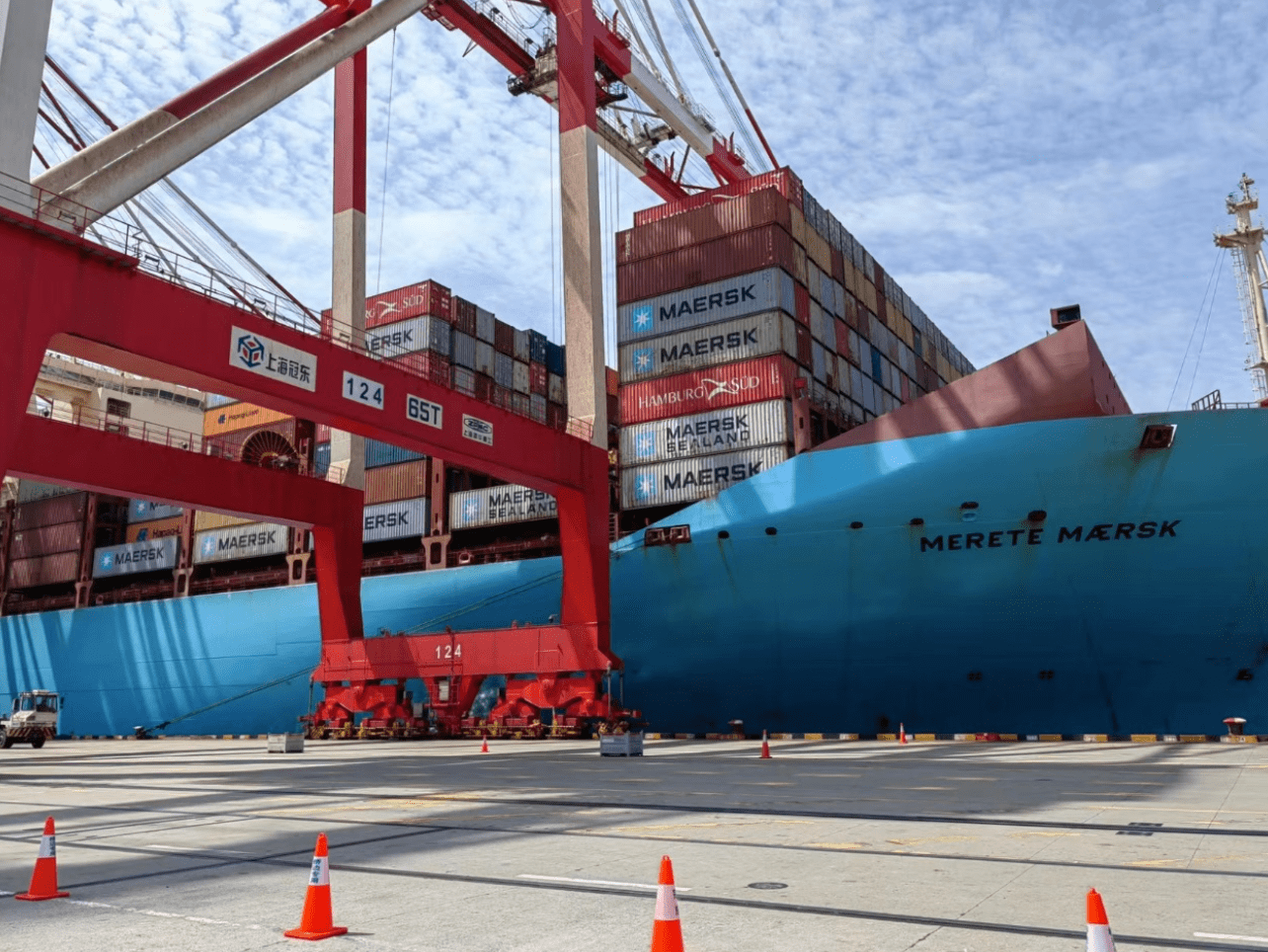 国内首单外资班轮船公司沿海捎带业务在洋山深水港正式落地
