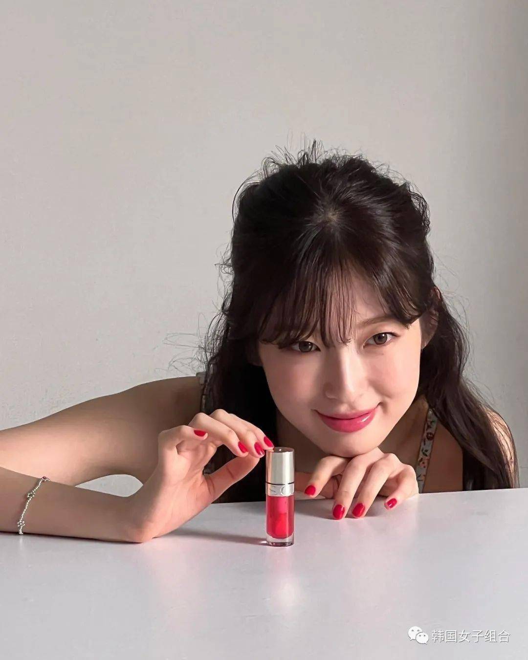 清爽的露脐上衣23岁韩国女星崔乂园纯真可爱充满活力