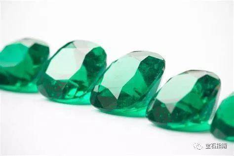 ���ױ��ǣ�������ĸ�̺�͸�˱�ʯ�����������