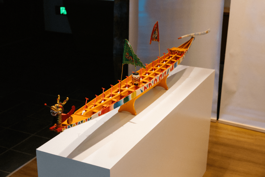 制作 方剑伟(方庄龙舟制造技艺青年接班人)龙舟模型传统龙舟使用的木