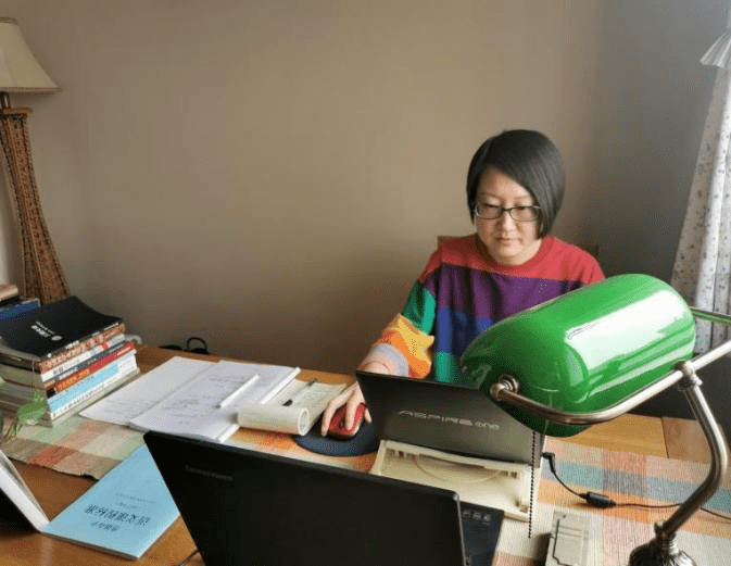 天津钢管公司中学的王燕老师和北大附中东丽湖学校的蒋慧琴,强雅利