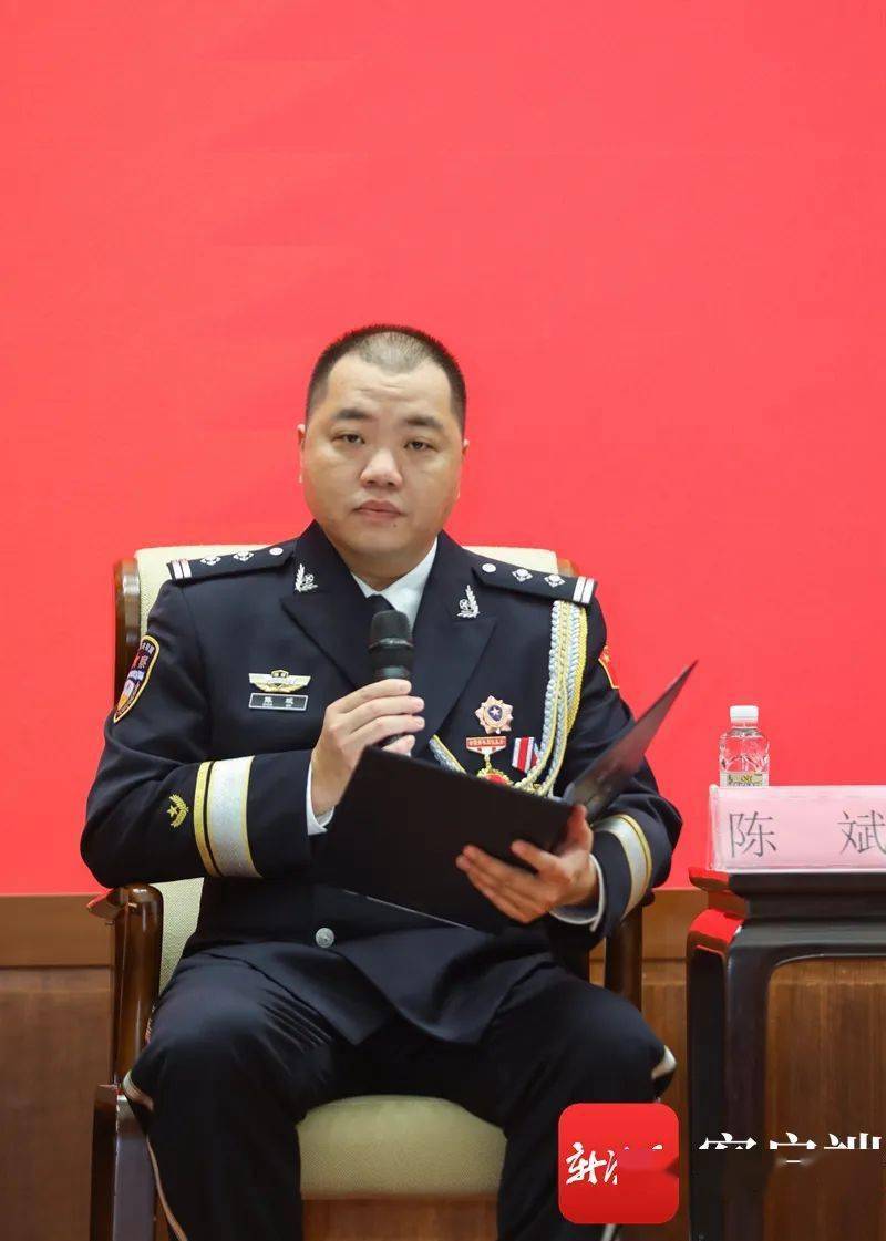 全国优秀人民警察,乐东黎族自治县公安局网警大队大队长陈斌.