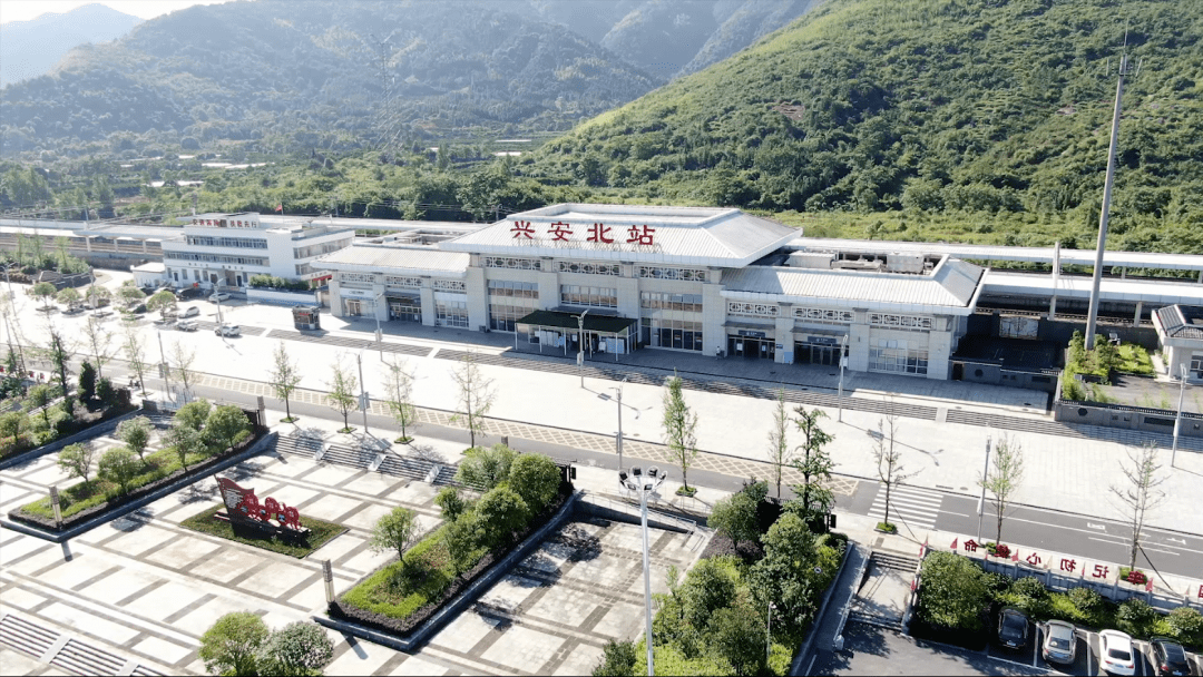 拨打120急救电话兴安北站值班站长秦星球接到列车长求助电话后此时