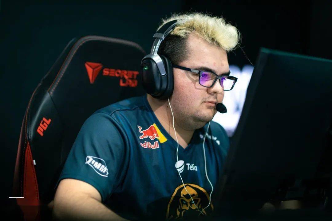 秃瑟csgo选手五月红黑榜榜一五位大哥黑榜也全是大哥