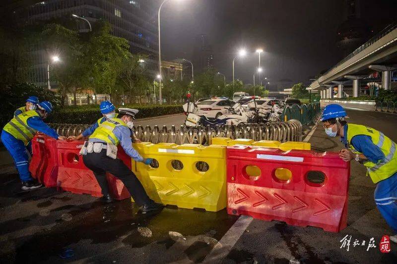 全市私家车恢复常态化通行,连接浦江两岸隧道,高架通道全部正常通行