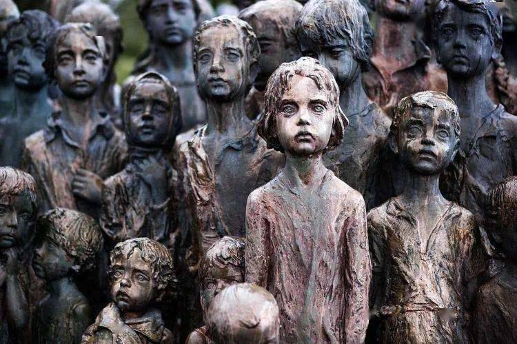 利迪策惨案_屠杀_村民