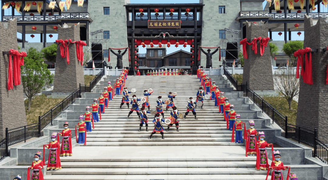 宁强羌博园端午期间特别推出羌舞特色表演迎接八方来客跟随音乐节奏