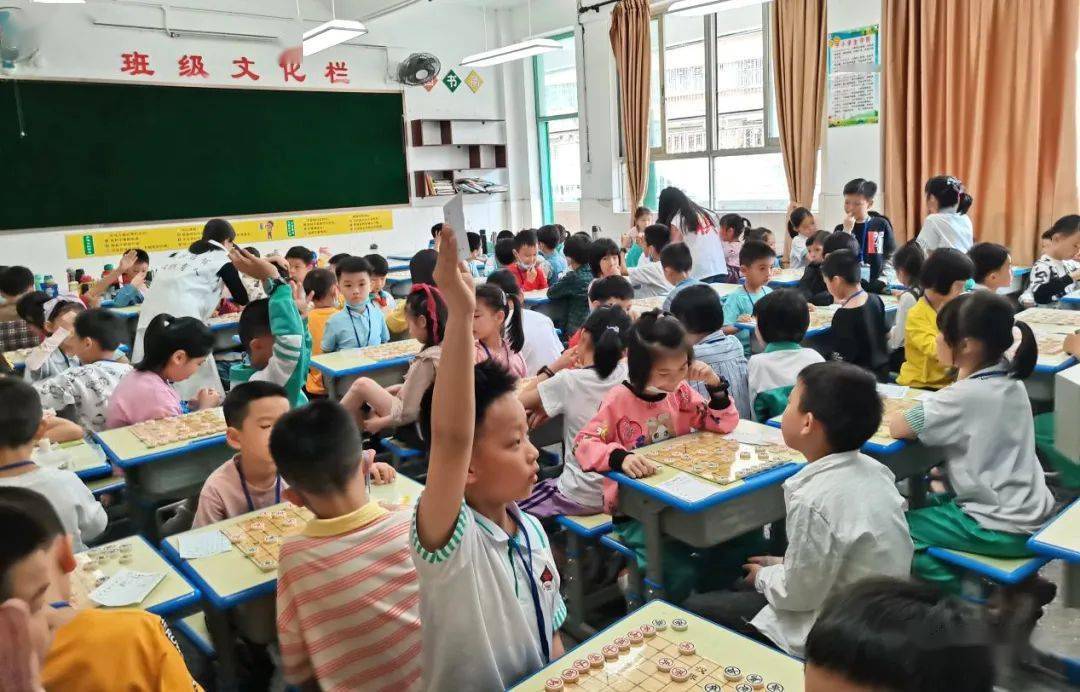 来了关于潮阳镇六小学
