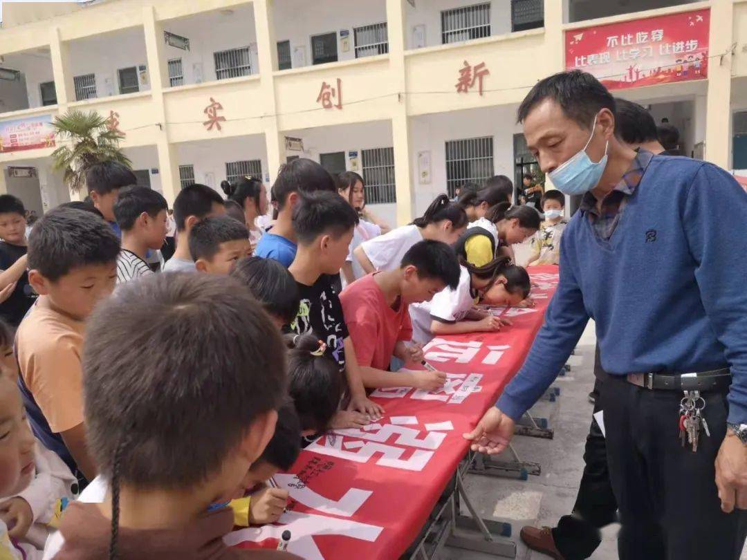 5月31日,泗县长沟镇朱陈小学结合学校的疫情防控工作实际,开展了新冠