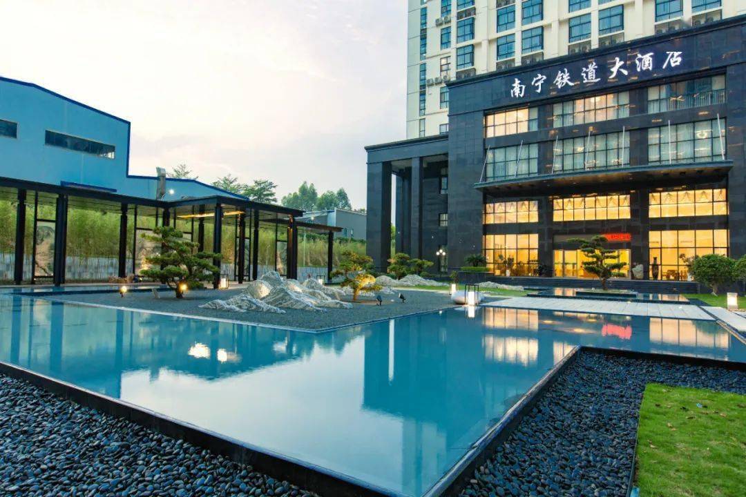 一起来"炫"小龙虾!铁字号招牌好吃不贵!_南宁_活动_会议