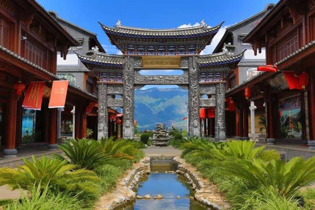 游云南 正当时】在鹤庆,邂逅水乡盛夏,展开银色故事_新华村_银器_旅游