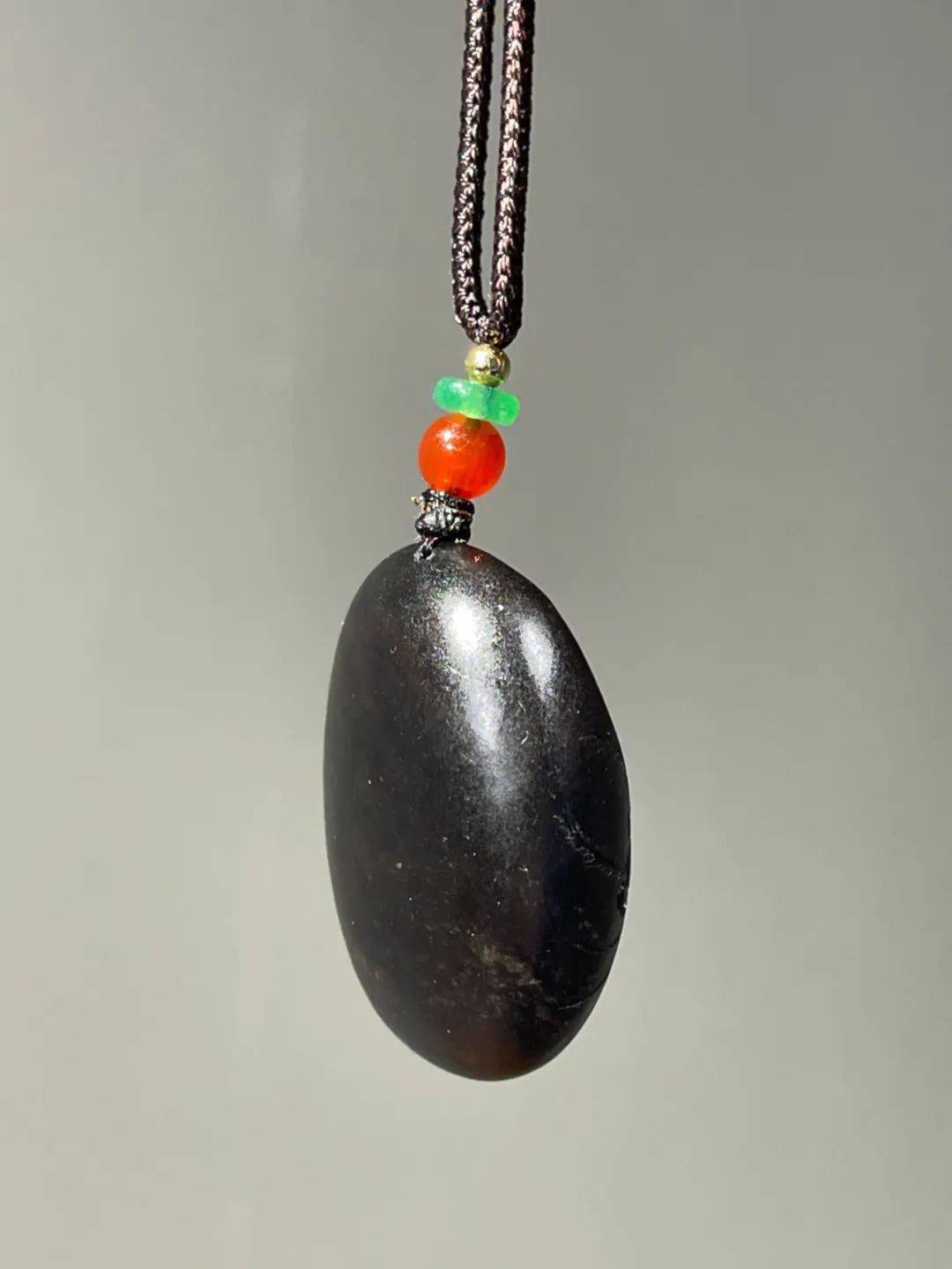 03和田黑白玉巧色雕弥勒佛吊坠