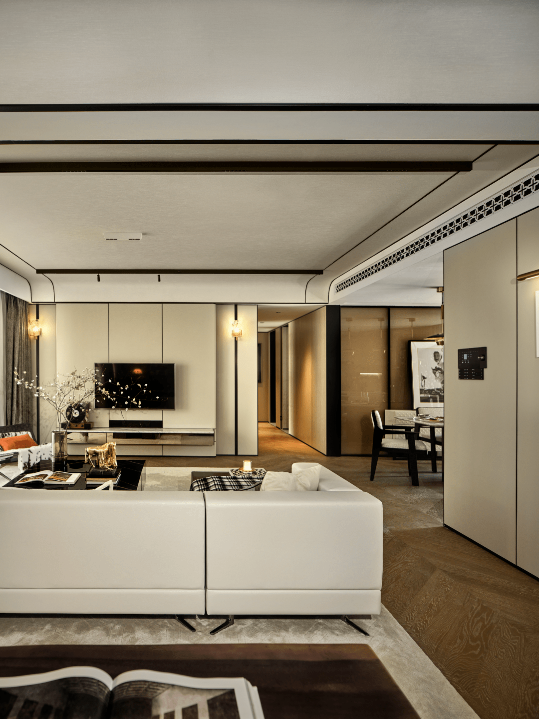 李益中新作143㎡汕头中海铂悦府演绎先锋生活态度和审美格调