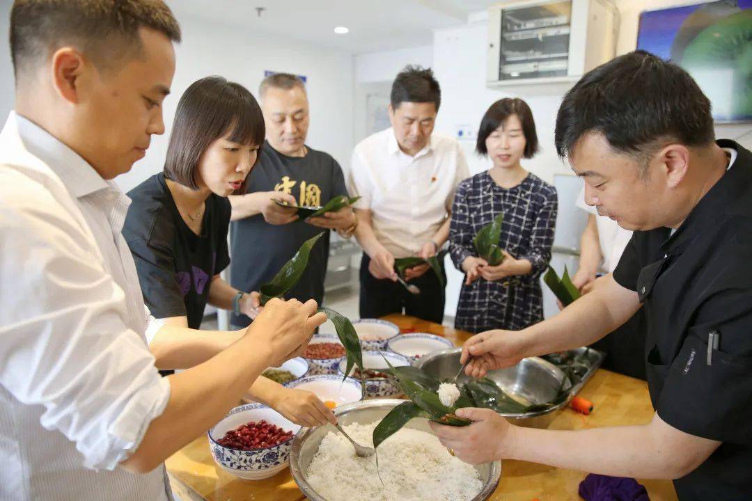 丰富多彩我们这样过端午