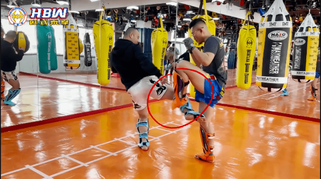 泰有绝招590泰拳提膝格挡90的人都会犯的错误