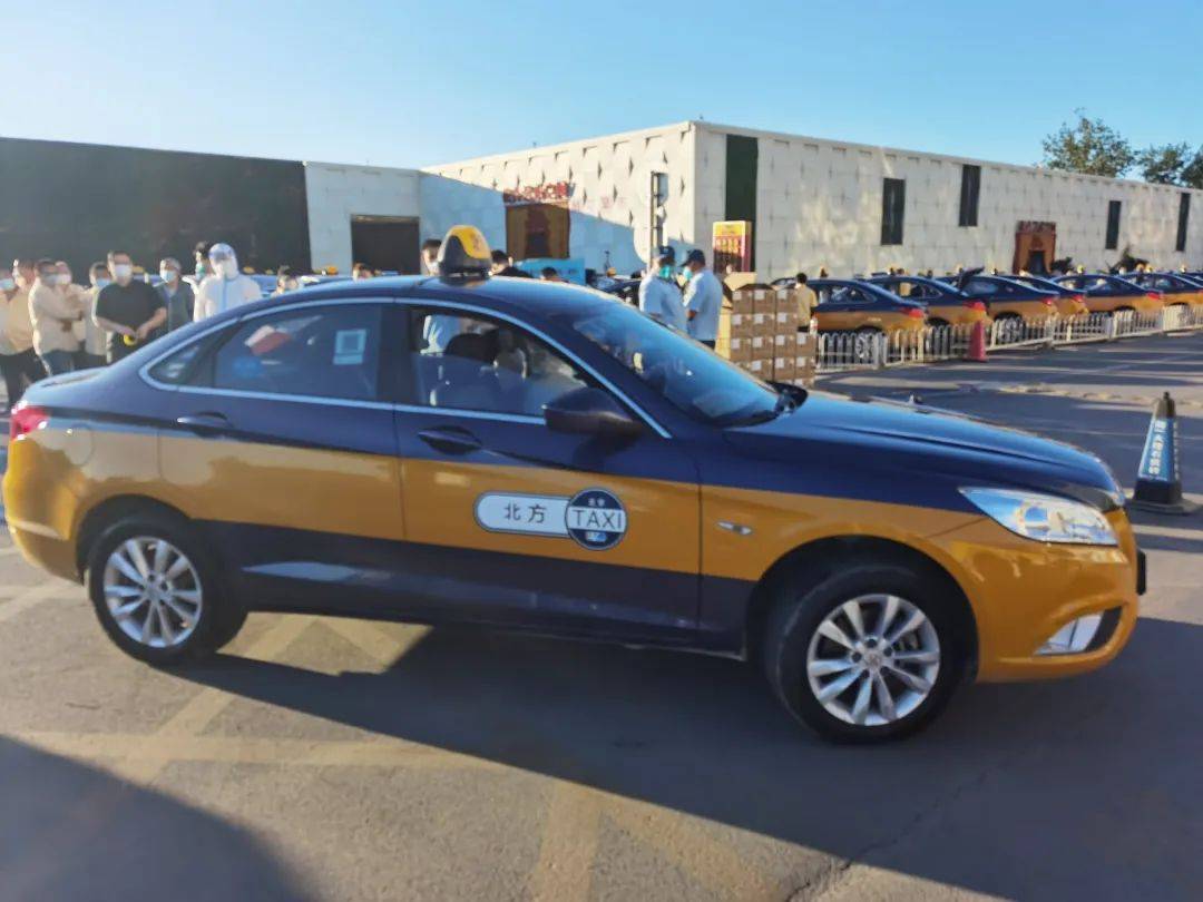 护航高考点对点专车接送丰台封管控区高考考生完成转运