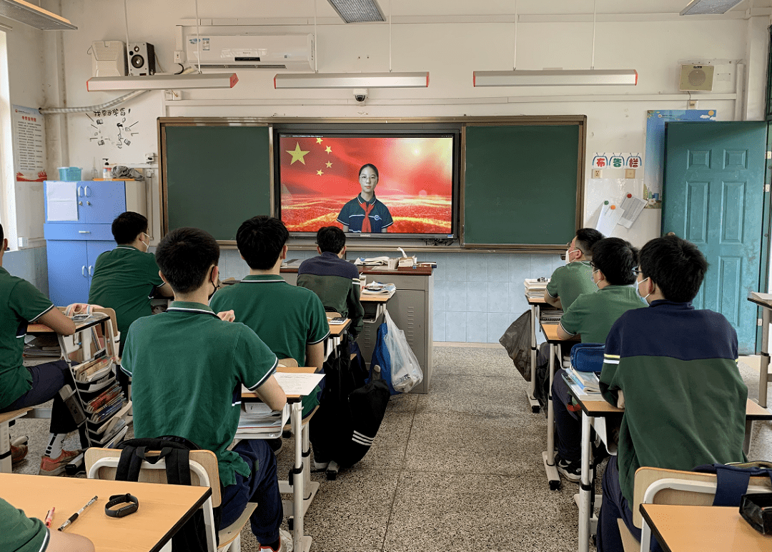 返校第一天,宁静的校园重新焕发活力