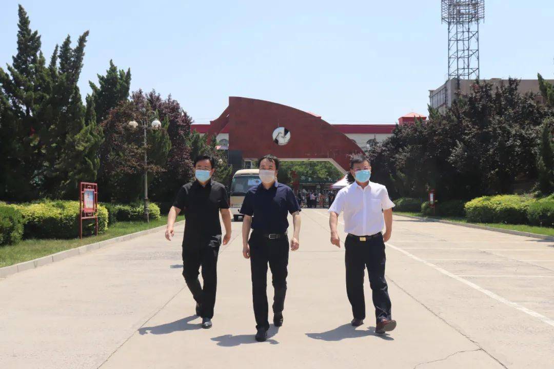 市委书记杨跃峰开展高考巡考