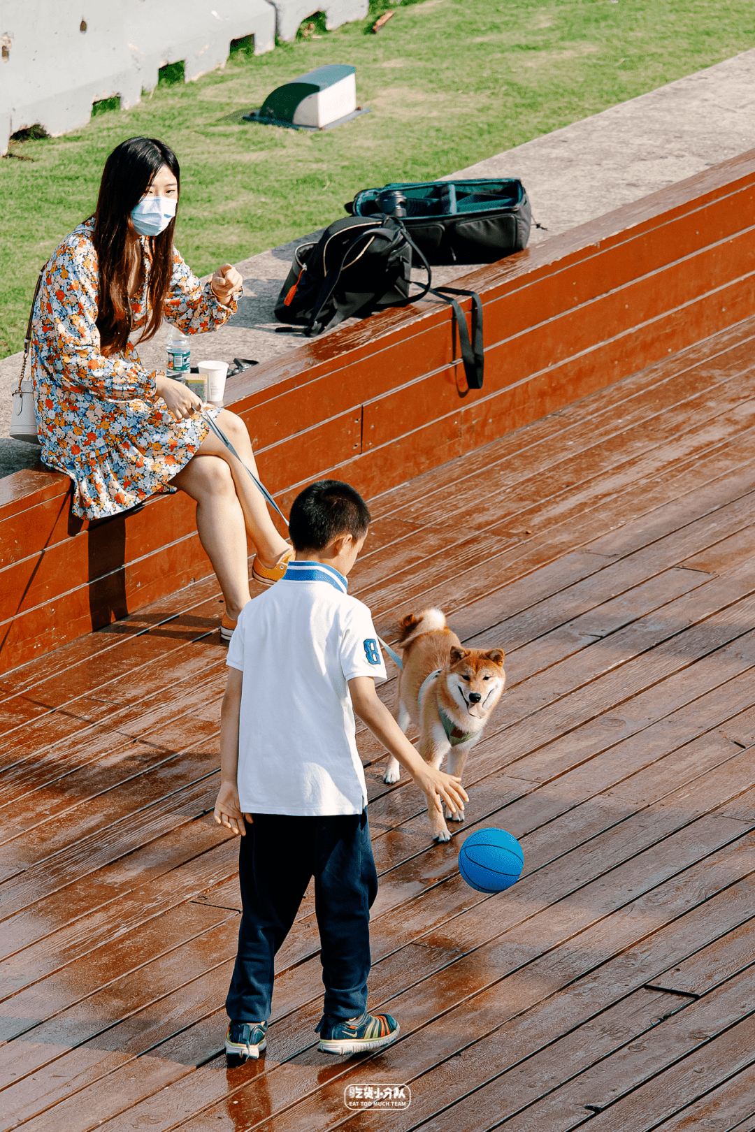 上海人在徐汇滨江报复性野餐