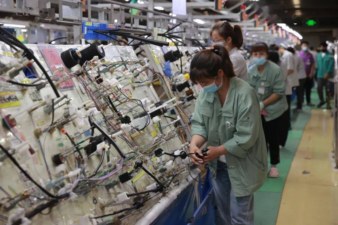 孙守刚先后到开封住成电装有限公司,奇瑞汽车河南有限公司,中联重科