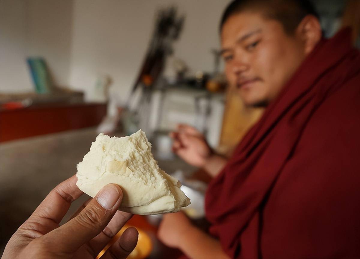 玉树看庙结古寺的僧人为什么光脚走路夏安居怎回事你知道吗