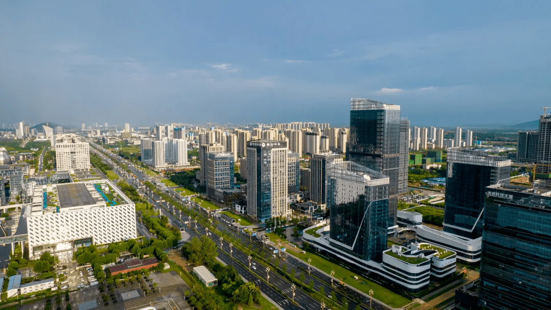 光谷中心城已迎来多家企业总部入驻!_武汉_产业_创新