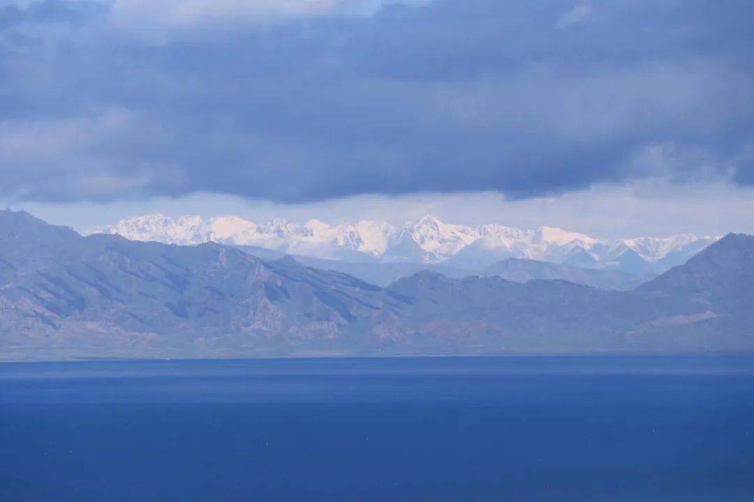 莫兰迪色的赛里木湖有多美附游玩攻略和720yun