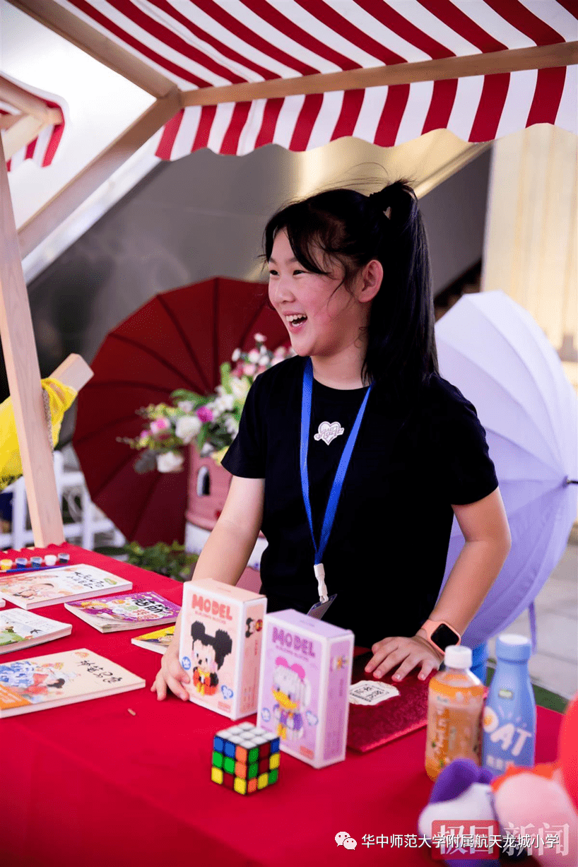 楚天都市报极目新闻刊发我校学生陈可馨的事迹为他人讲述故事1170段