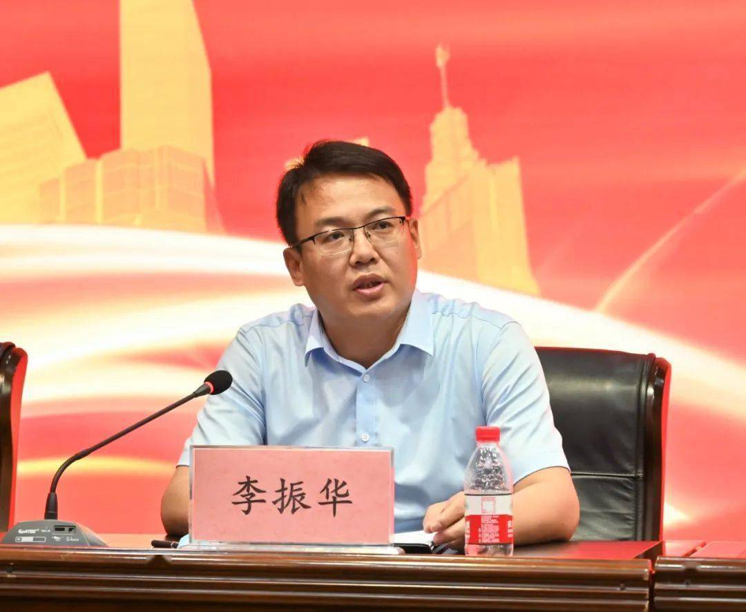 河南理工大学科技处处长李振华发表讲话,过去一年是学校"十四五"高