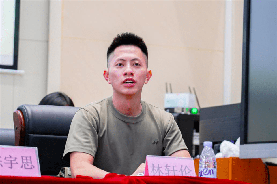 大涌师生体验"沉浸式"国防教育_国旗护卫队_革命_余鹏翔