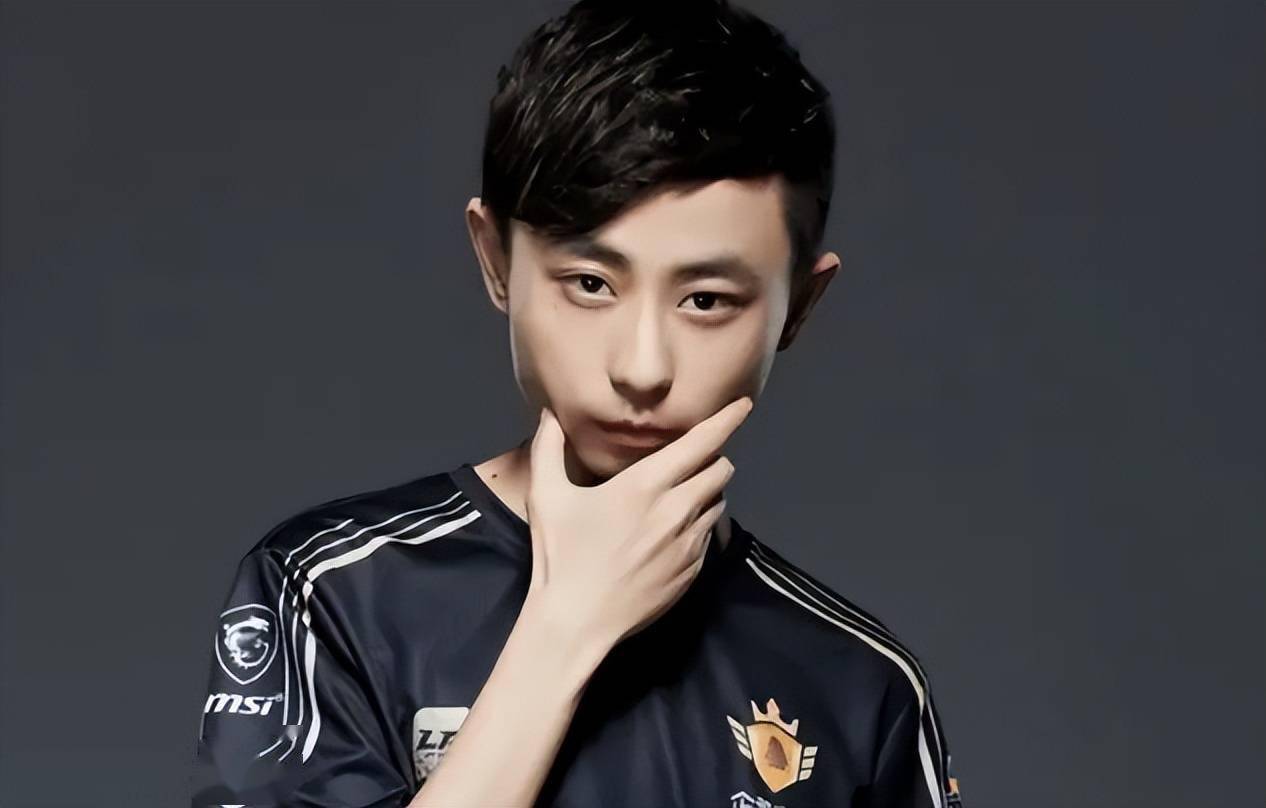 水晶哥着迷海上狼人杀,成为隐狼想跳又不敢跳,无奈