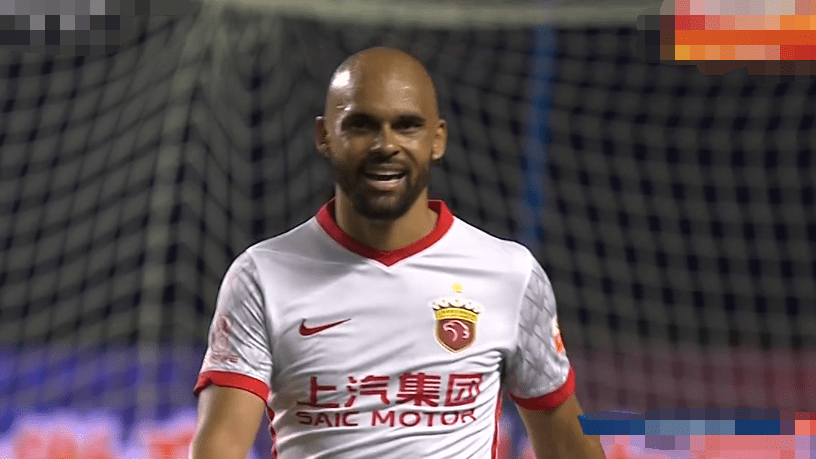 张琳芃2新援破门 上港完胜河北队 夺中超新赛季首胜_保利尼奥_禁区