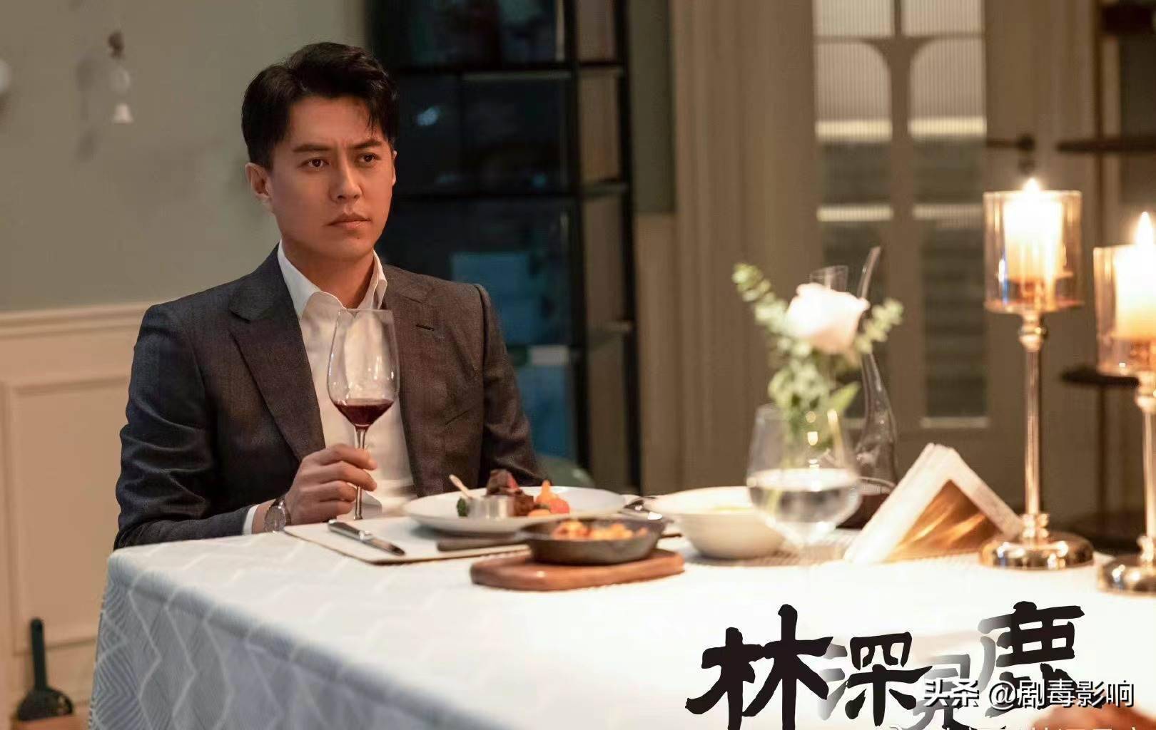 牛莉新剧合作靳东演姐弟 被吐槽整容脸
