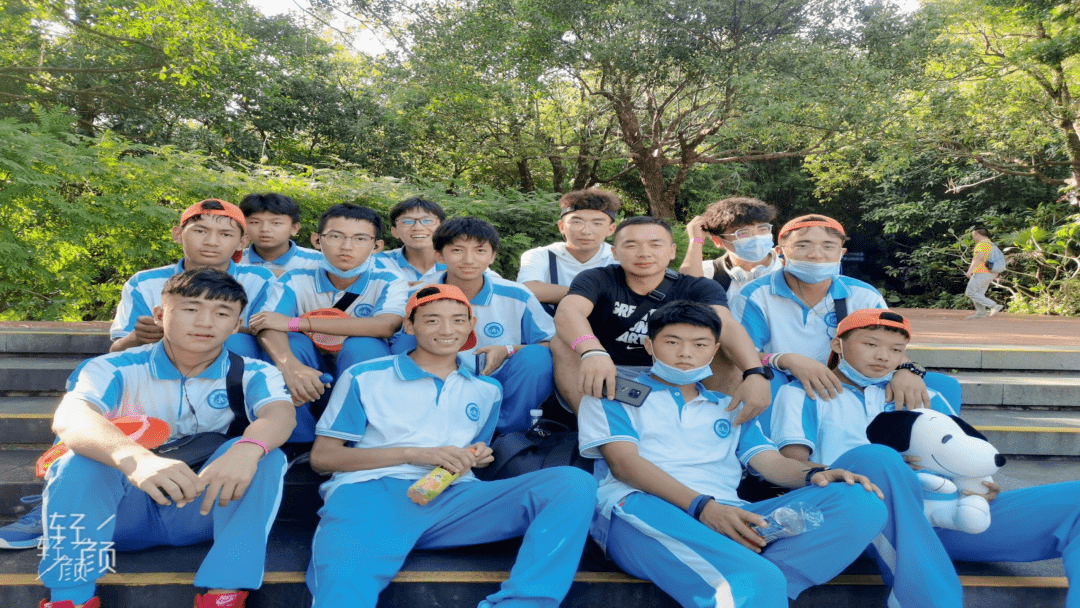 奋斗青春逐梦飞翔惠州市华罗庚中学举行2022届高三西藏班毕业典礼