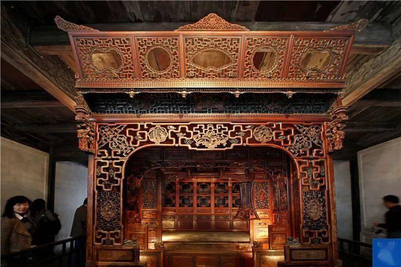 江南古镇乌镇探秘百床馆里价值连城的清朝雕花木床