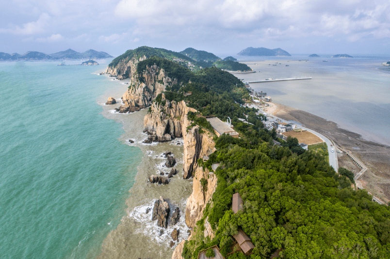洞头·半屏山景区仙叠岩景区位于洞头区城东南2.